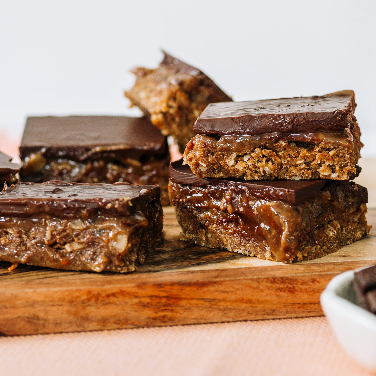 Fix & Fogg RAW ALMOND BUTTER SNICKERS SLICE